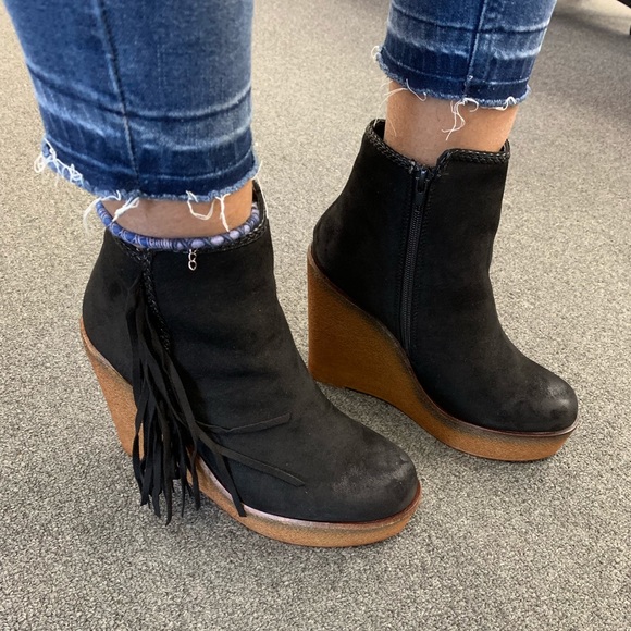 ShopFor_Fun Boutique Shoes Ladies Burke Black Faux Suede Fringe